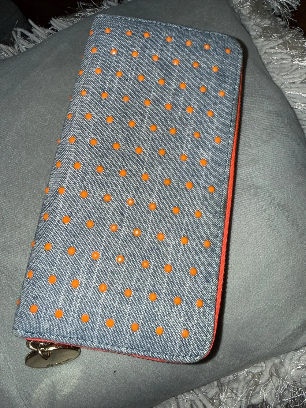 Deux Lux zip around